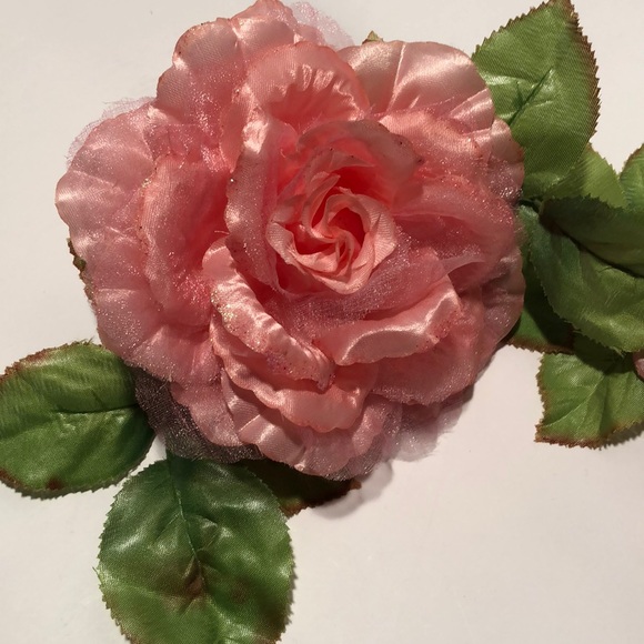 Flower Clip Curtain Tieback - Picture 2 of 6